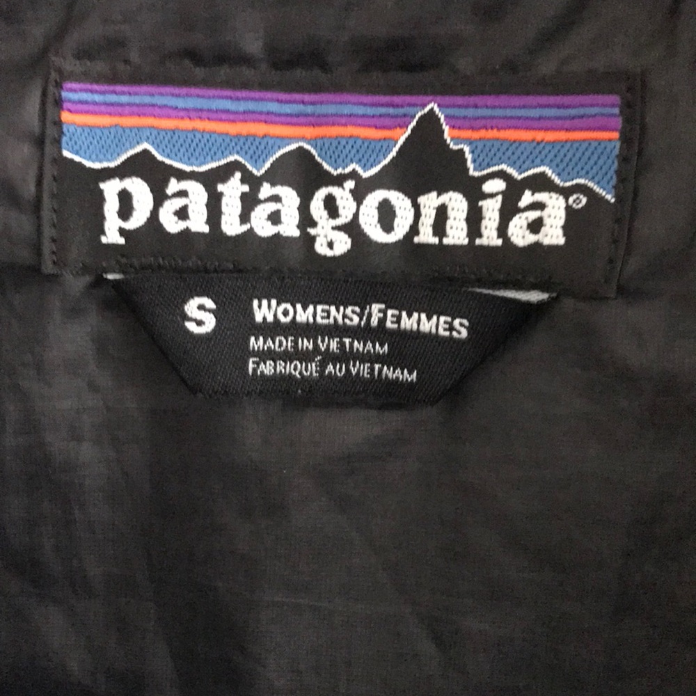Patagonia Nano Puff 1/4 Zip Women's Small. Black. Measurements in pictures.
